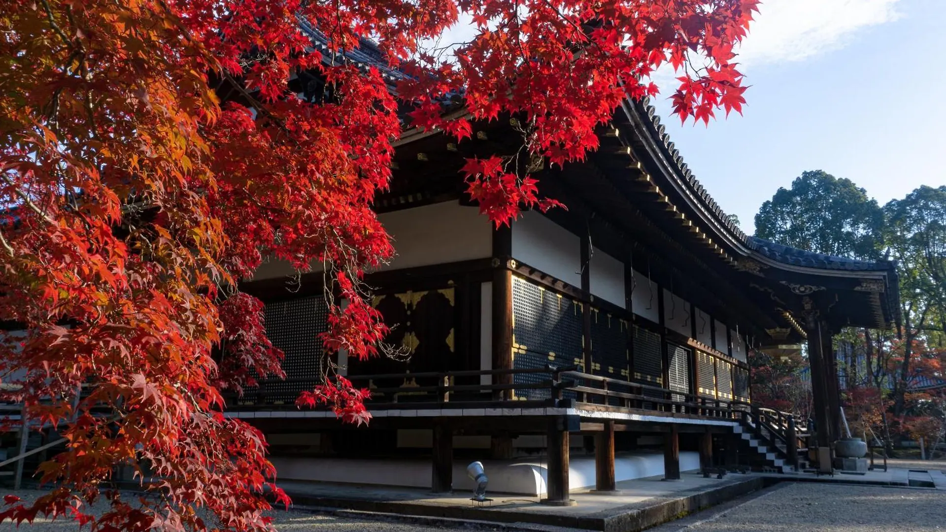 Отель Tokyu Stay Kyoto Sanjo-Karasuma